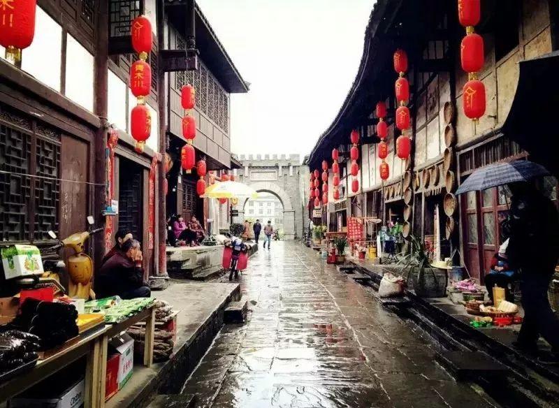 深度探索武汉一外卖小哥为怀念奶奶开发美食线路,你如何看待小哥的这一行为?,知识星球平台助您更上一层楼!